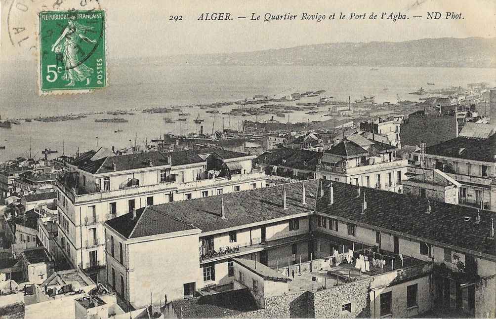 Le quartier et une vue sur le port fde l'Agha